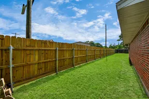 2213 Mockingbird St, Baytown, TX 77520 - Photo 38