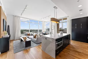 2207 Bancroft St, Houston, TX 77027 - Photo 2