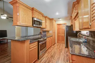 103 Sunflower St, Lake Jackson, TX 77566 - Photo 14