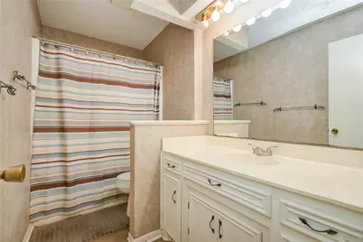 103 Sunflower Street, Lake Jackson, TX 77566 - Photo 30