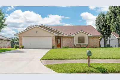 103 Sunflower Street, Lake Jackson, TX 77566 - Photo 2