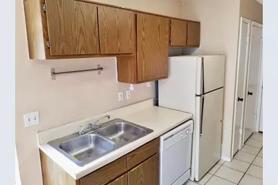 2750 Holly Hall Street #512, Houston, TX 77054 - Photo 6