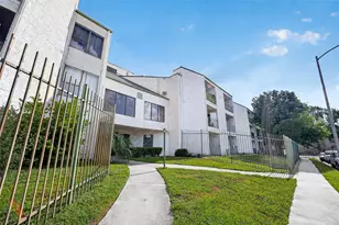 2814 S Bartell Dr, Houston, TX 77054 - Photo 2
