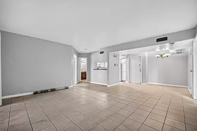 2814 S Bartell Drive #9, Houston, TX 77054 - Photo 2