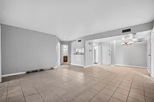 2814 S Bartell Dr, Houston, TX 77054 - Photo 2