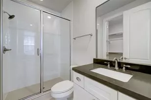 1041 Ashland St, Houston, TX 77008 - Photo 6