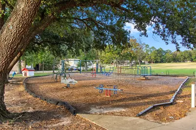 1 Stone Creek Dr, Conroe, TX 77304 - Photo 8