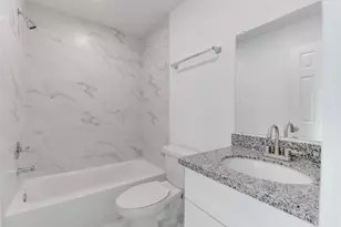 8128 Sterlingshire St, Houston, TX 77078 - Photo 18