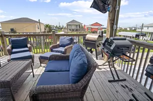 113 Ocean Tide Dr, Crystal Beach, TX 77650 - Photo 24