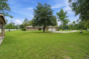 10240 Post Oak Dr, Conroe, TX 77385 - Photo 6