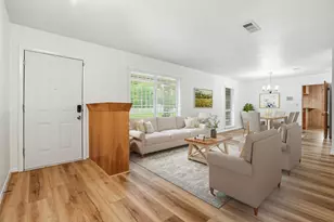 10240 Post Oak Dr, Conroe, TX 77385 - Photo 8