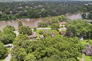 410 Kyle St, Sugar Land, TX 77478 - Photo 44