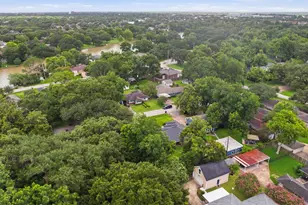 410 Kyle St, Sugar Land, TX 77478 - Photo 42