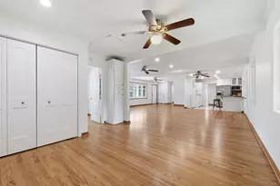 410 Kyle St, Sugar Land, TX 77478 - Photo 8
