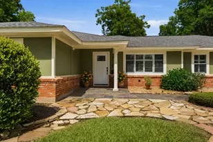 410 Kyle St, Sugar Land, TX 77478 - Photo 2