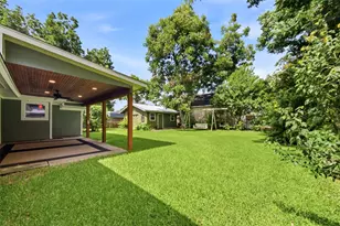 410 Kyle St, Sugar Land, TX 77478 - Photo 32
