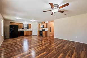 2621 31st Ave N, Texas City, TX 77590 - Photo 8