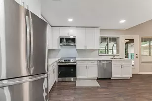 2 Summer Morning Ct, The Woodlands, TX 77381 - Photo 14