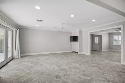 10303 Greenwillow Drive, Houston, TX 77035 - Photo 4