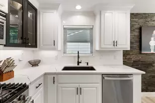 10 E White Willow Cir, Spring, TX 77381 - Photo 10