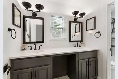 10 E White Willow Circle, The Woodlands, TX 77381 - Photo 14