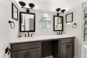 10 E White Willow Cir, Spring, TX 77381 - Photo 14