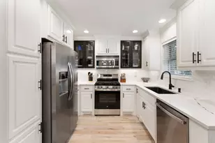 10 E White Willow Cir, Spring, TX 77381 - Photo 12