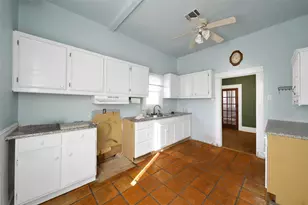 207 Northwood St, Houston, TX 77009 - Photo 10