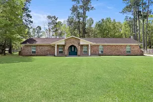 427 Pinemont Dr, Sour Lake, TX 77659 - Photo 1