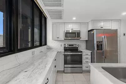 5150 Hidalgo Street #202, Houston, TX 77056 - Photo 12