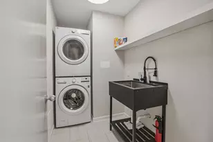 2409 Dorrington St, Houston, TX 77030 - Photo 32