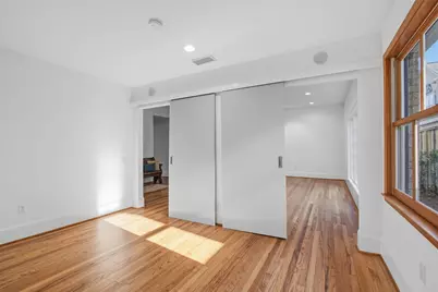 2409 Dorrington Street, Houston, TX 77030 - Photo 8
