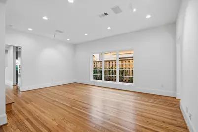 2409 Dorrington Street, Houston, TX 77030 - Photo 10