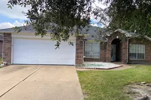 10811 Great Bridge Dr, Houston, TX 77065 - Photo 2
