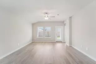 29130 Farmhouse Ests Dr, Waller, TX 77484 - Photo 2