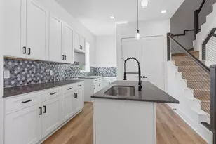 209 Foxshire Ln, Houston, TX 77047 - Photo 8