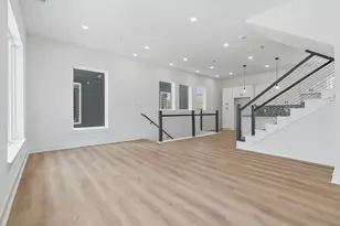 209 Foxshire Ln, Houston, TX 77047 - Photo 4