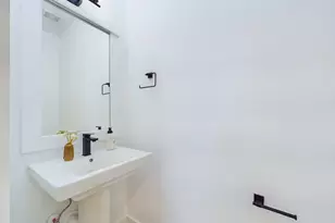 8317 Springwood Cyn Ln, Houston, TX 77055 - Photo 14