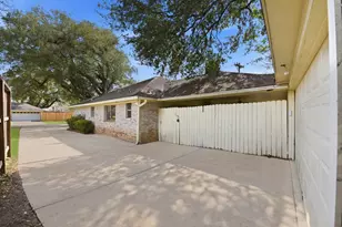 7215 Ridge Oak Dr, Houston, TX 77088 - Photo 34