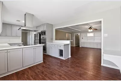 7215 Ridge Oak Drive, Houston, TX 77088 - Photo 14