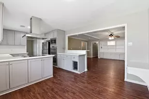 7215 Ridge Oak Dr, Houston, TX 77088 - Photo 14