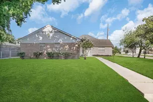 11202 Waxwing St, Houston, TX 77035 - Photo 8