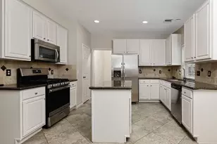174 S Winterport Cir, The Woodlands, TX 77382 - Photo 10