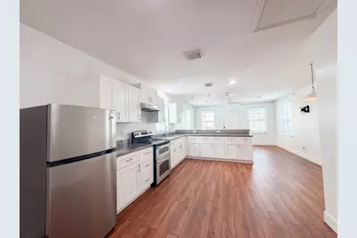 2819 Avenue K, Galveston, TX 77550 - Photo 2