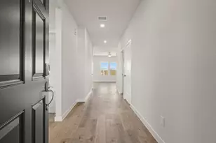 10704 Aston Ct, Bryan, TX 77845 - Photo 2