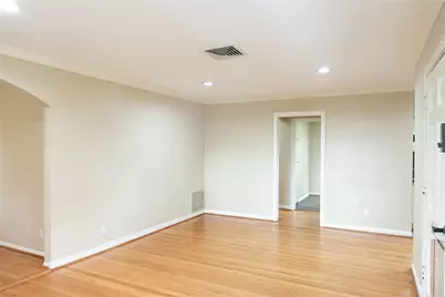 5564 Aspen Street, Bellaire, TX 77401 - Photo 8