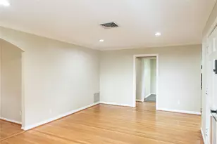 5564 Aspen St, Bellaire, TX 77401 - Photo 8