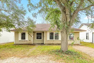2019 N Ave H Street N, Freeport, TX 77541 - Photo 2