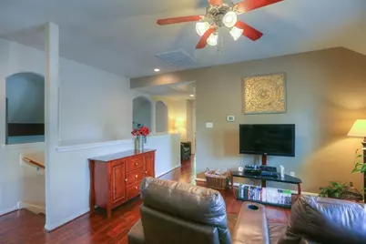 66 W Spindle Tree Circle, The Woodlands, TX 77382 - Photo 6