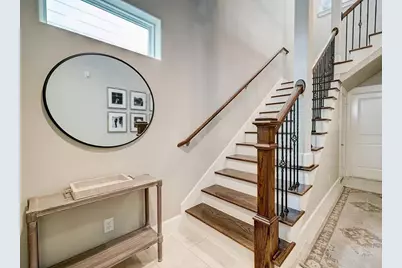 870 Wakefield Drive #B, Houston, TX 77018 - Photo 2